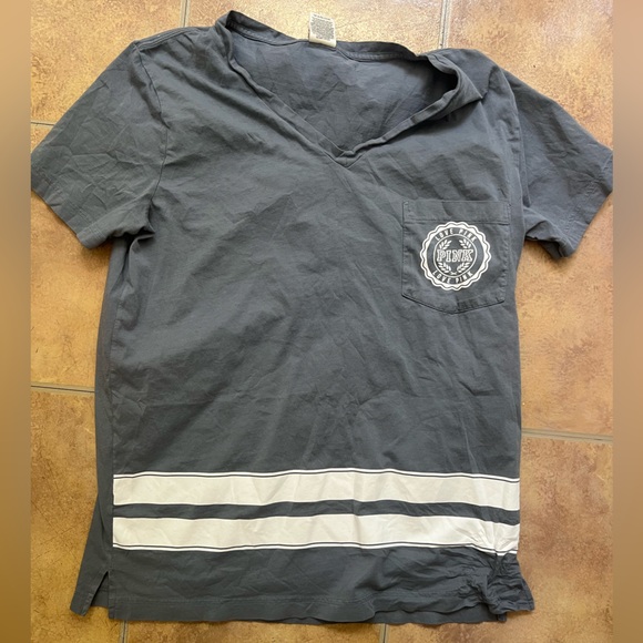 Victoria’s Secret pink tee - Picture 1 of 1